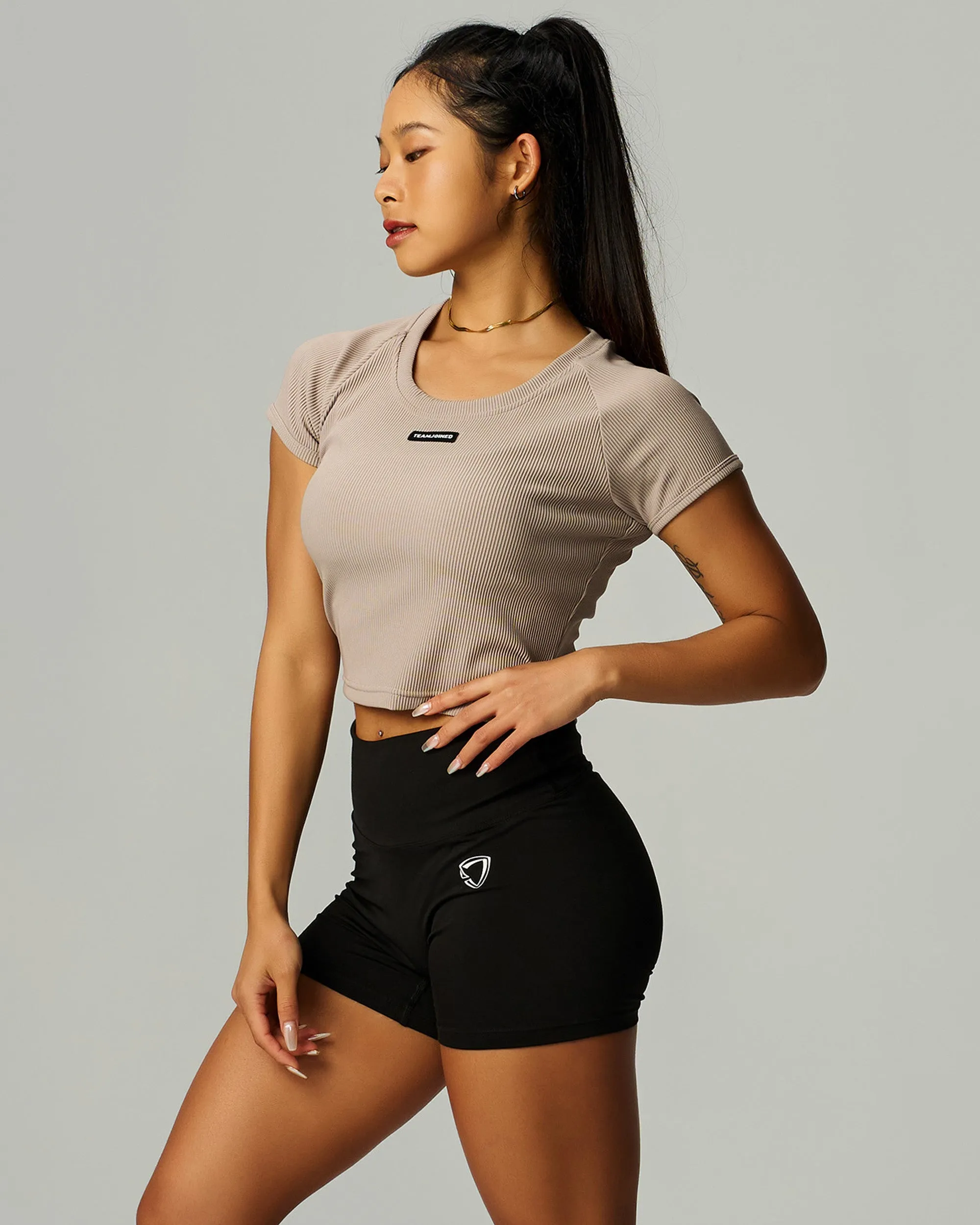 Label  Ribbed Crop Top