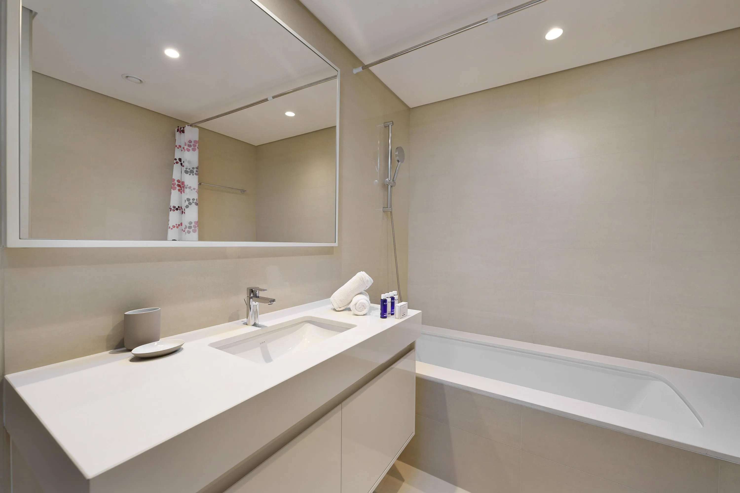 Modern Chic Apt w/ Unobstructed Burj Khalifa Views