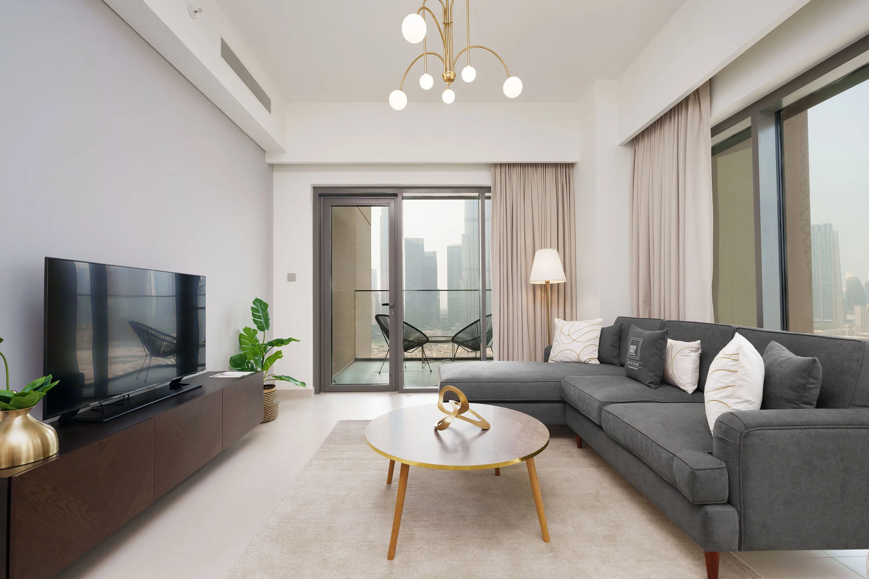 Modern Chic Apt w/ Unobstructed Burj Khalifa Views