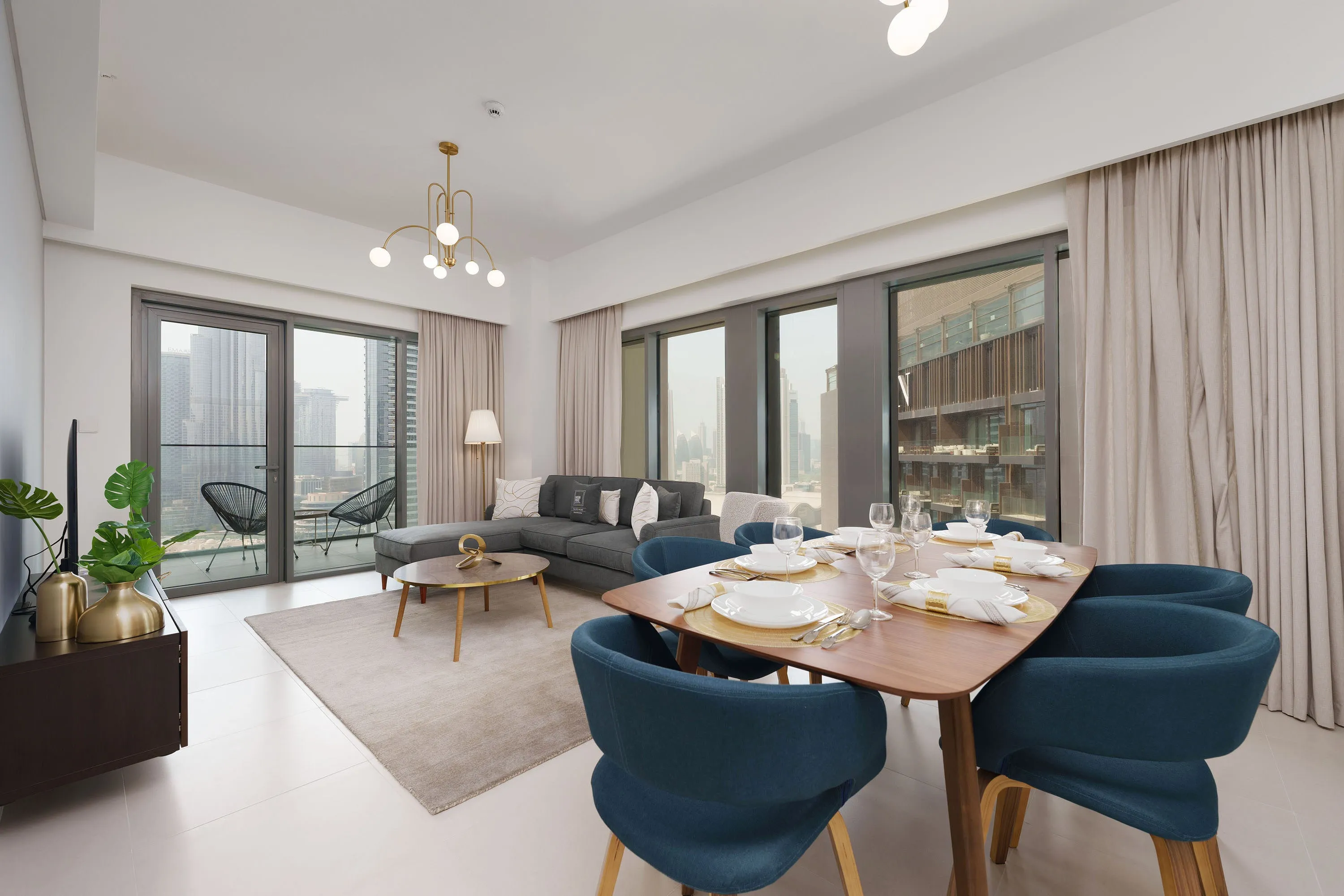 Modern Chic Apt w/ Unobstructed Burj Khalifa Views