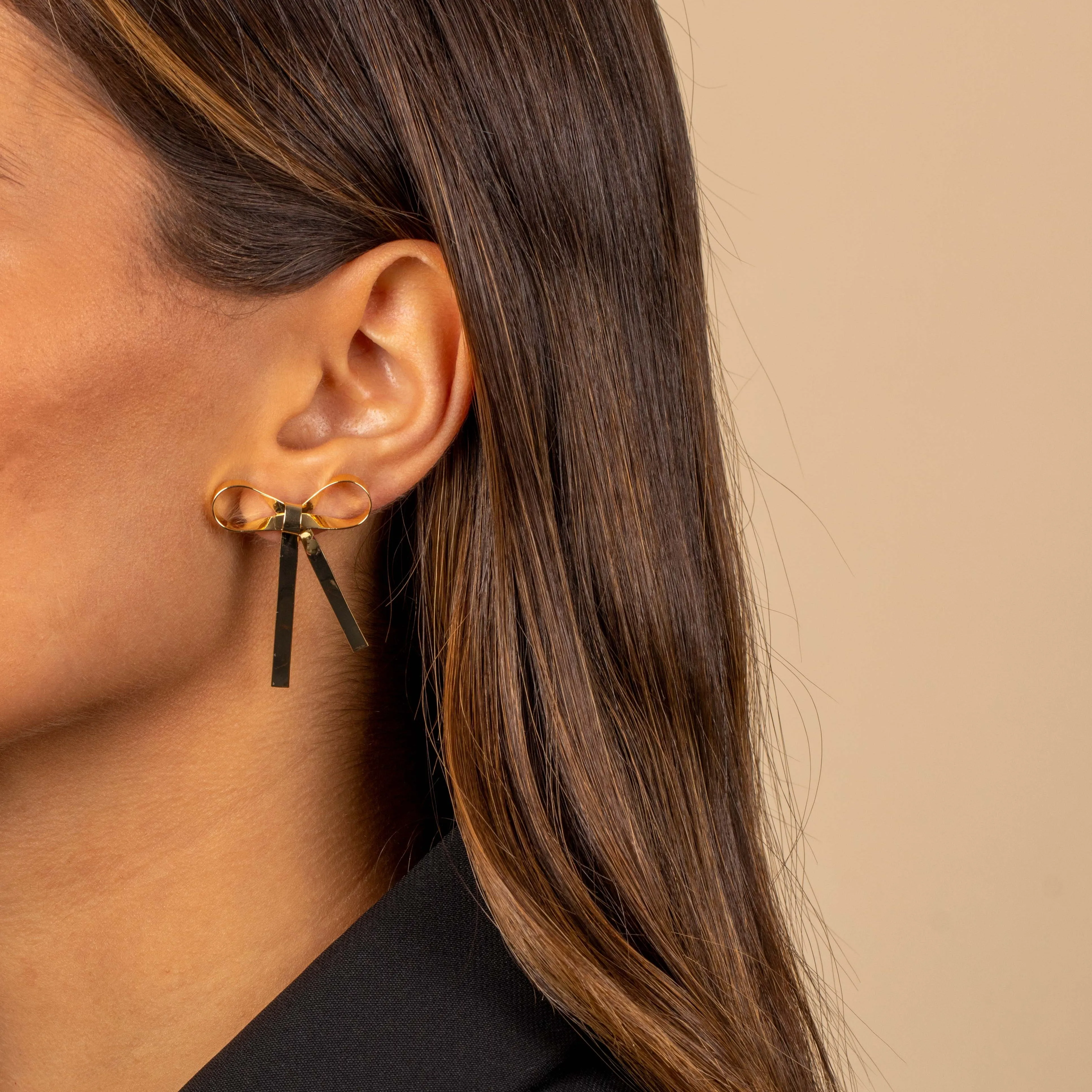 Solid Ribbon Drop Stud Earring