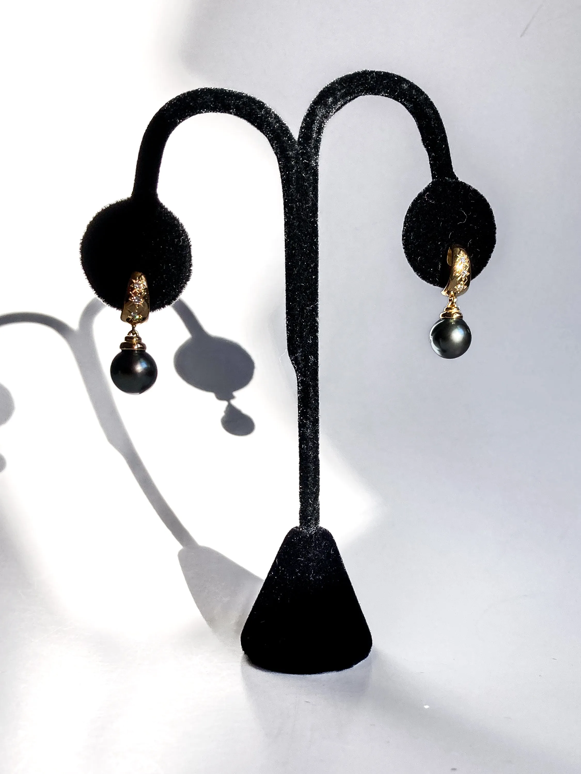 Vintage 18K Yellow Gold Triple Diamond Black Pearl Dangle Earrings