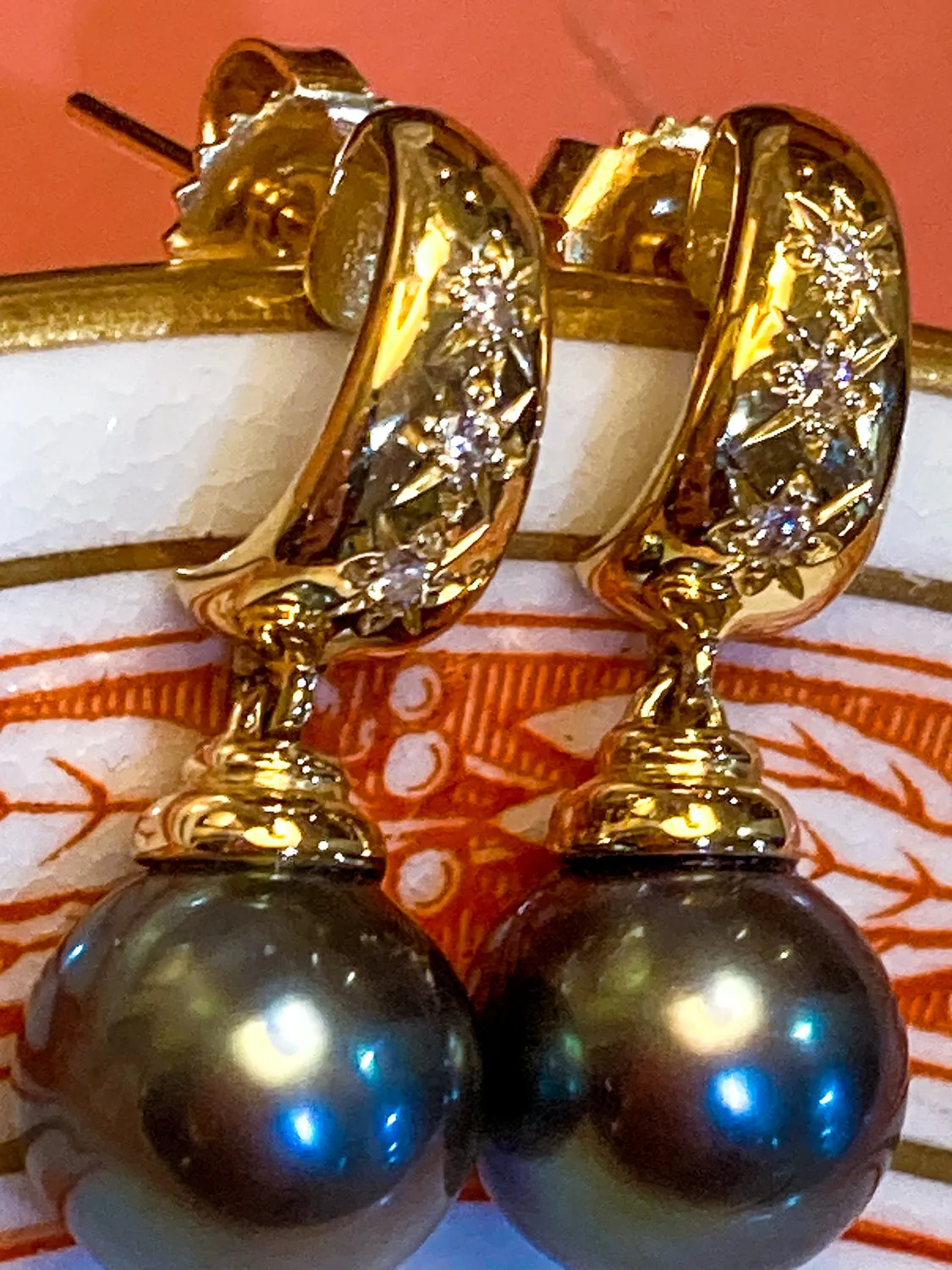 Vintage 18K Yellow Gold Triple Diamond Black Pearl Dangle Earrings