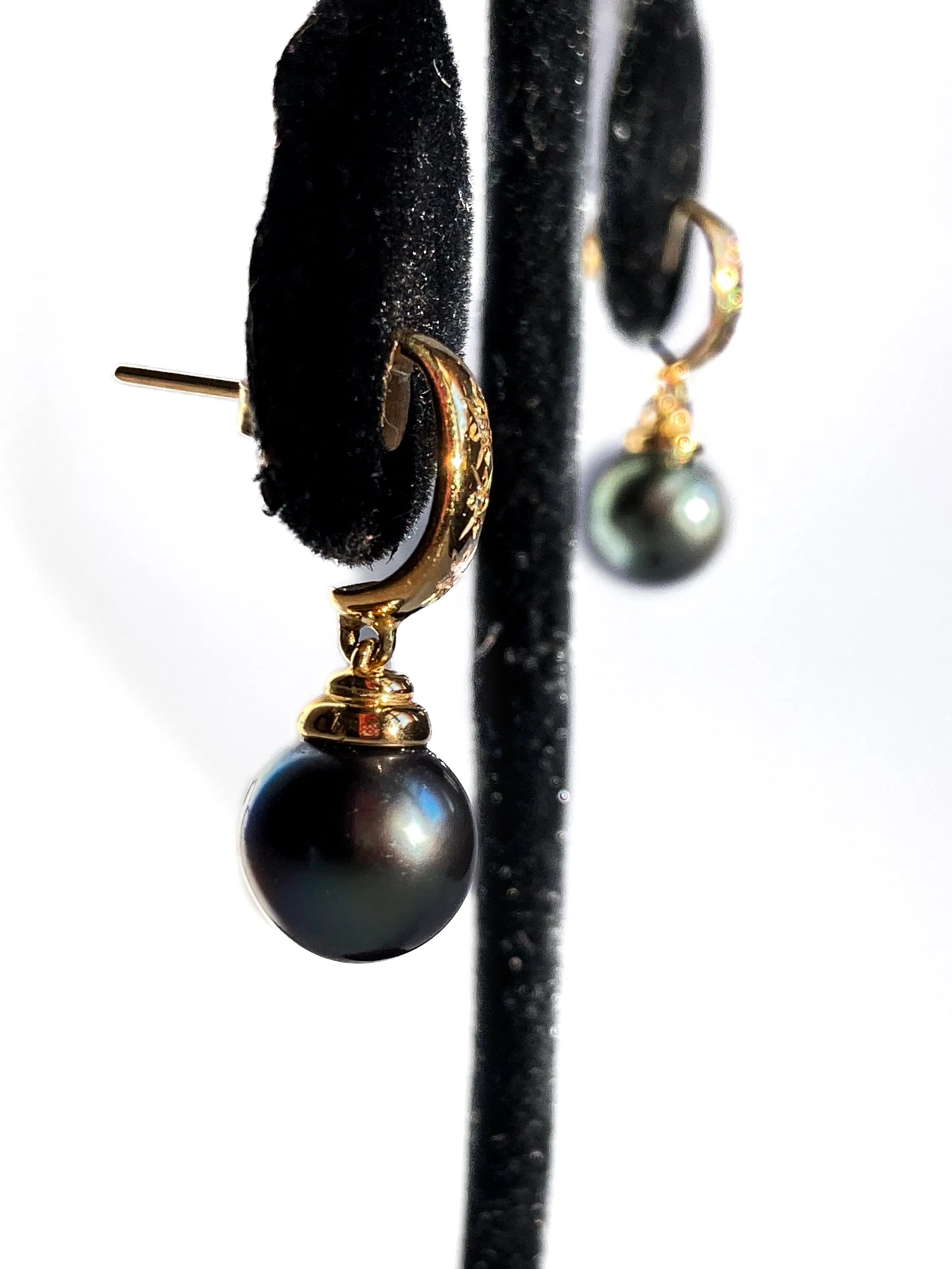 Vintage 18K Yellow Gold Triple Diamond Black Pearl Dangle Earrings