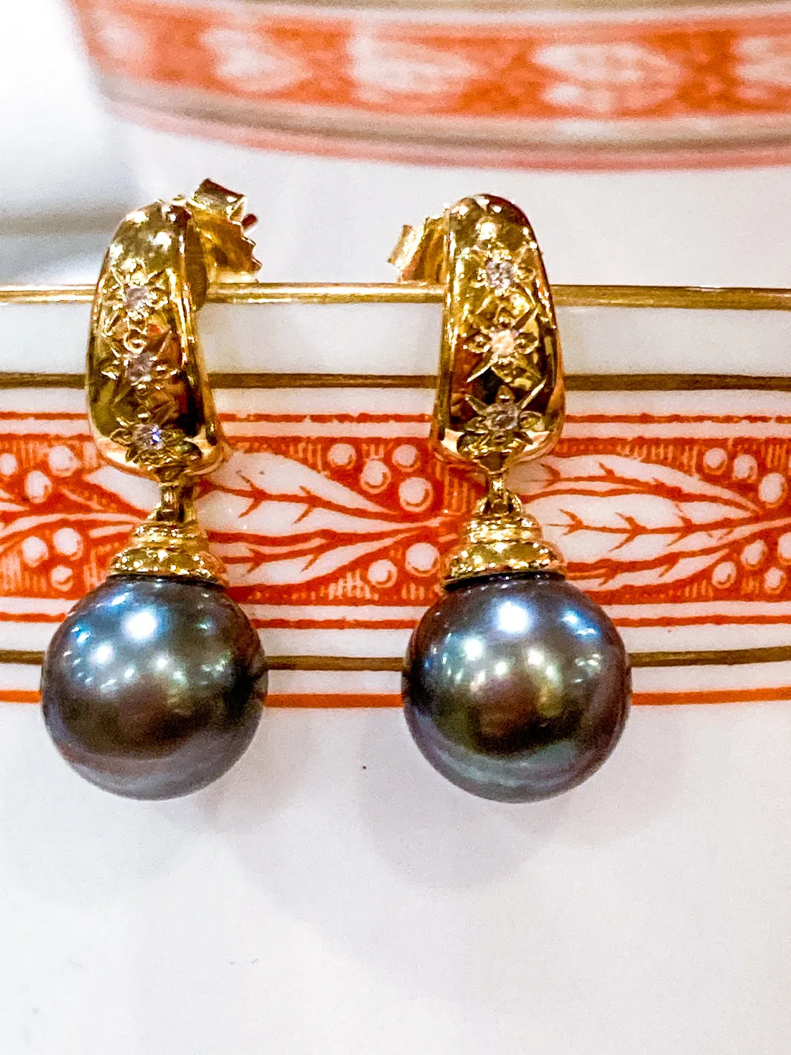 Vintage 18K Yellow Gold Triple Diamond Black Pearl Dangle Earrings