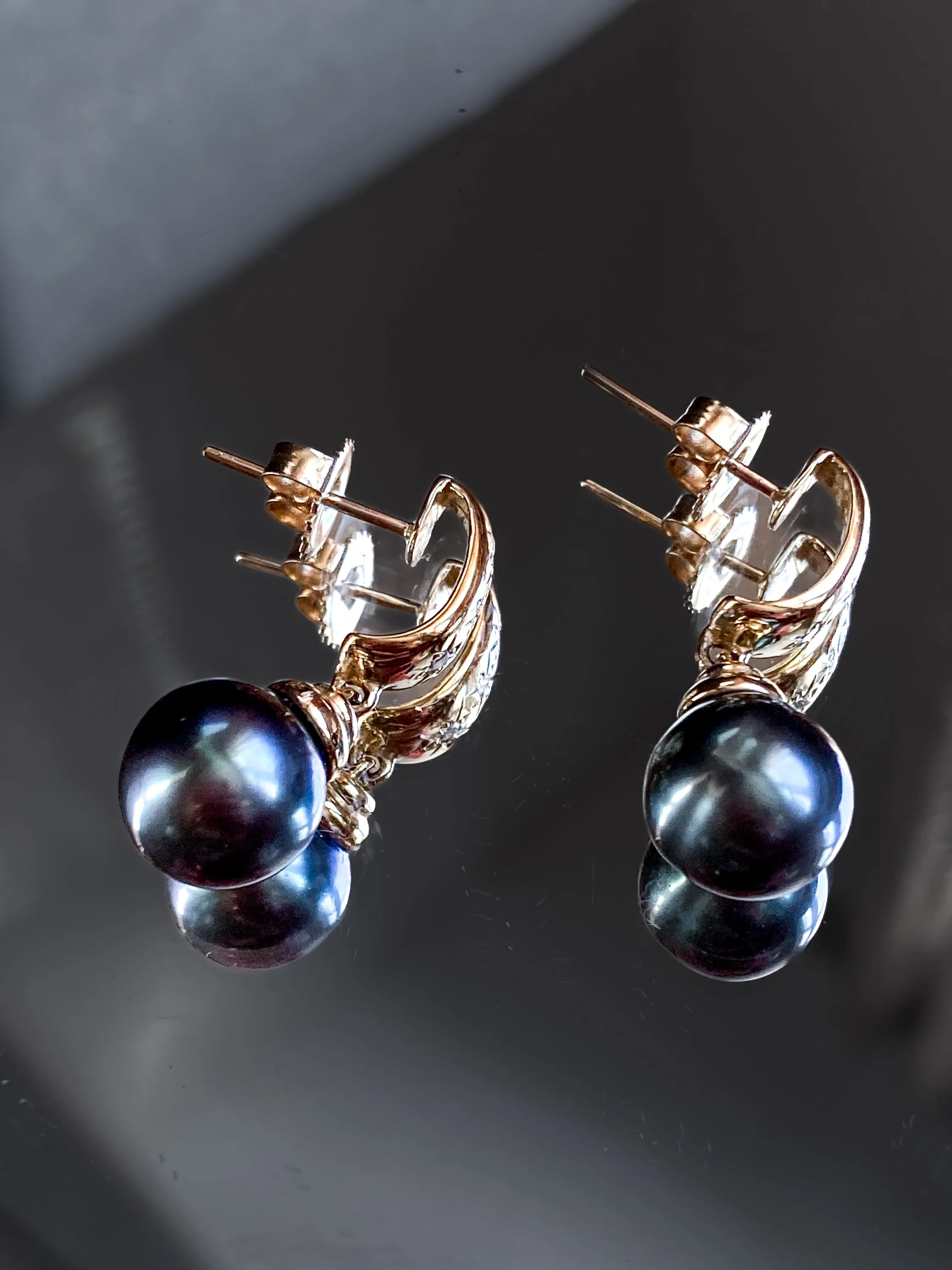 Vintage 18K Yellow Gold Triple Diamond Black Pearl Dangle Earrings