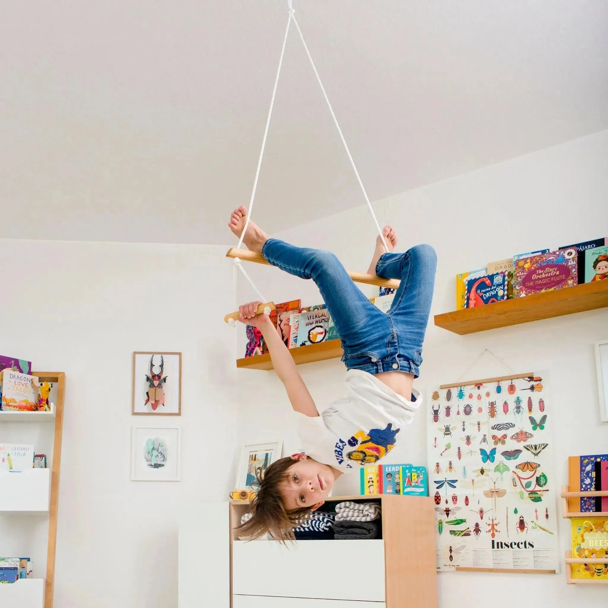 WOODEN TRAPEZE BAR