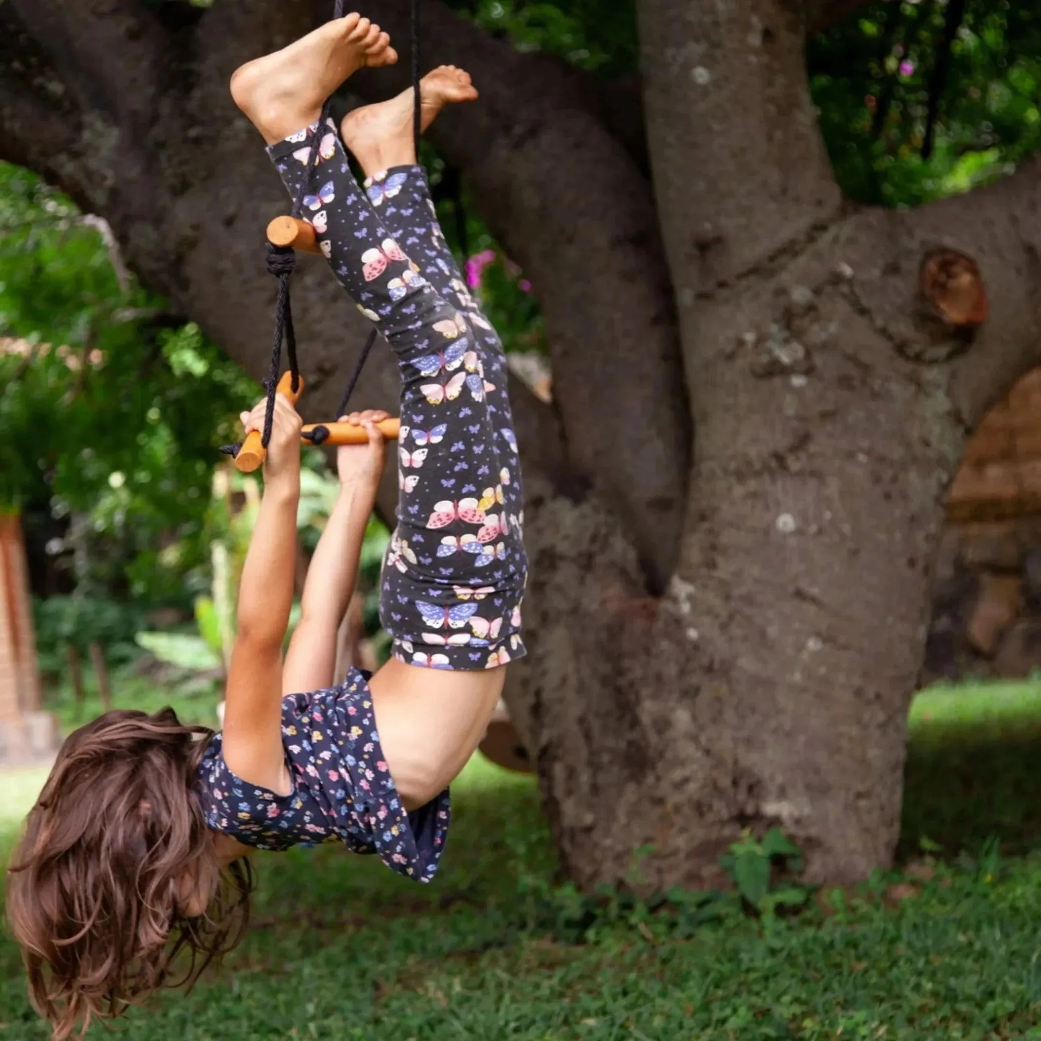 WOODEN TRAPEZE BAR